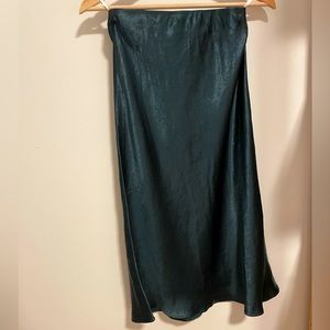Aritzia: Babaton slip skirt in size 2 midi length